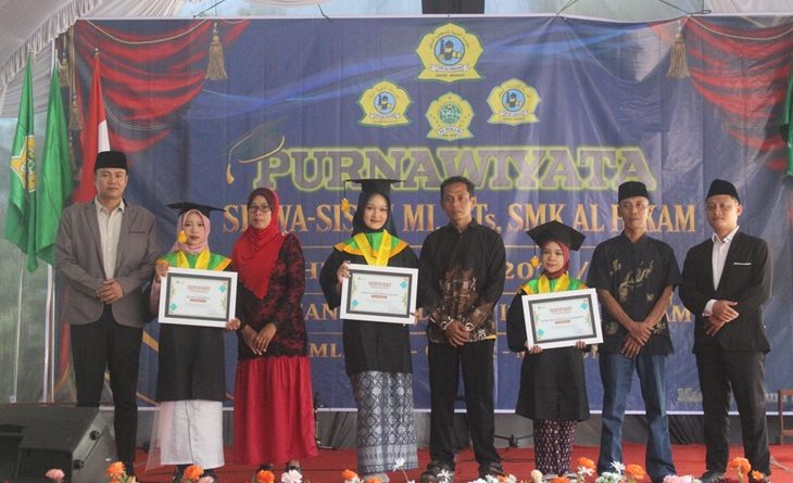 42 Siswa MI Al Hikam Resmi Diwisuda dalam Purnawiyata Tahun 2026