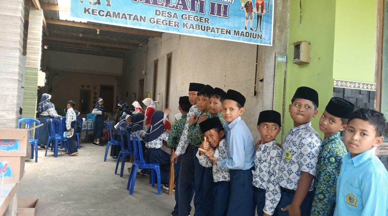 Jaga Kesehatan Siswa, MI Al Hikam selalu mengikuti jadwal Posyandu